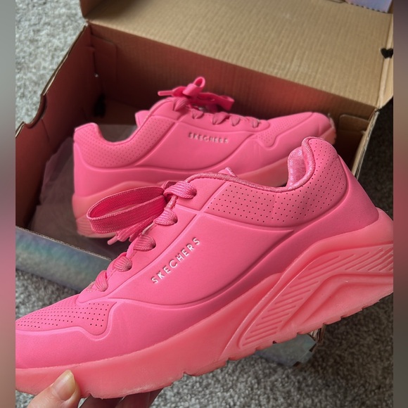 Girls hot pink sneakers by sketchers - Picture 1 of 1